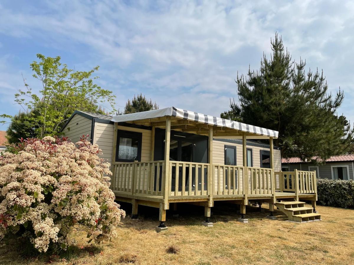 Camping Le Village De La Mer Les Moutiers Exteriér fotografie